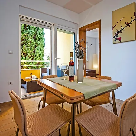 Pimlico * Ρόβινι