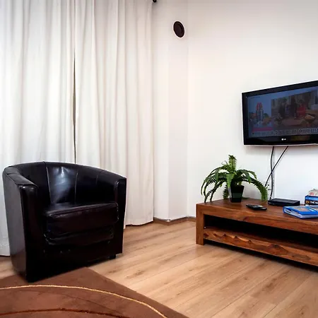 Pimlico Apartment *